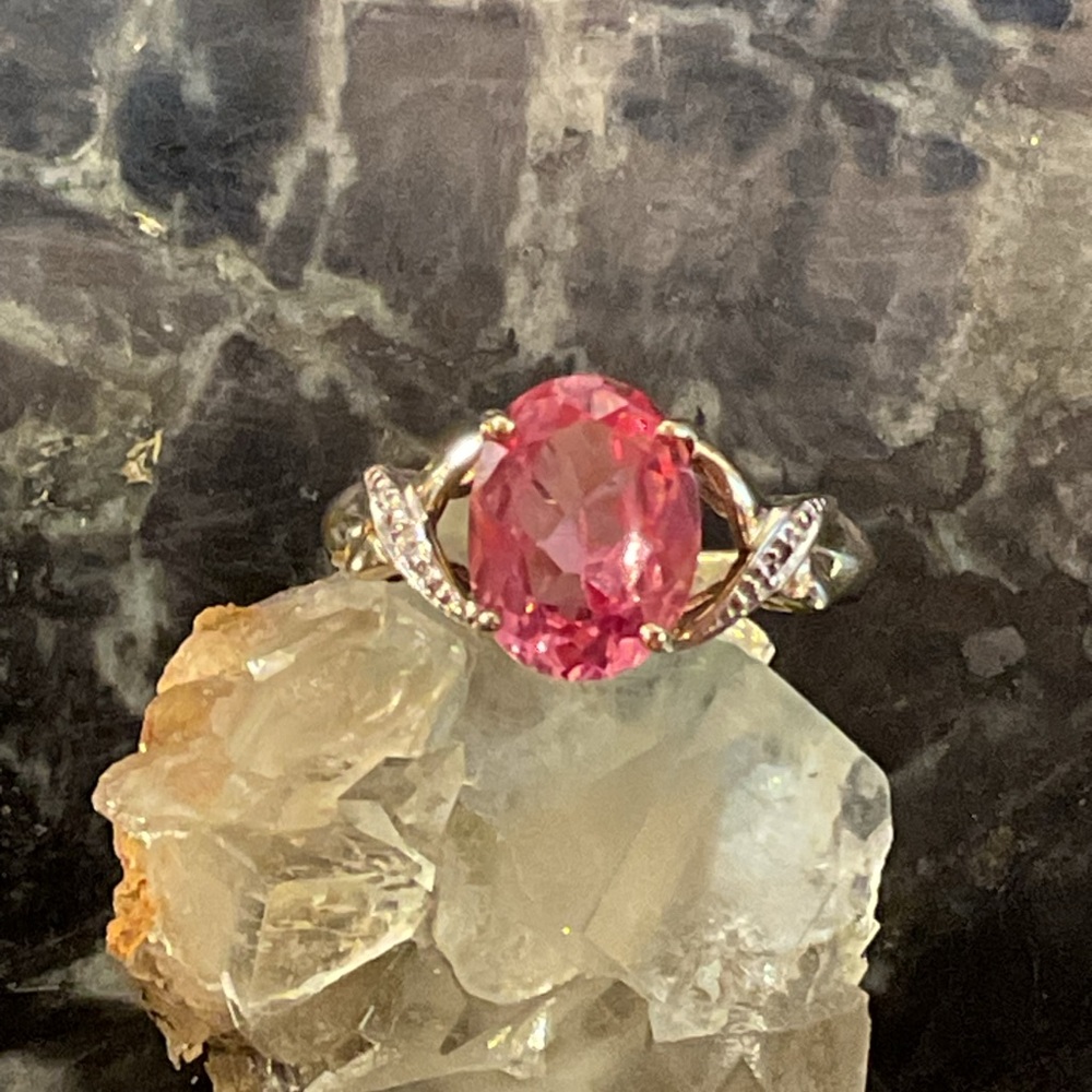 Peach 🍑 Sapphire 10k Gold Ring